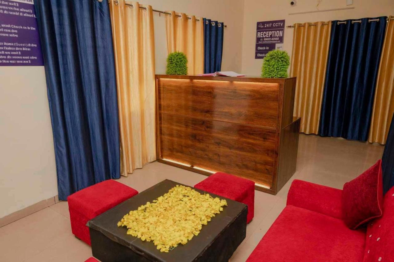 Hotel O Pop Hotel Blue Star ビラーイー エクステリア 写真