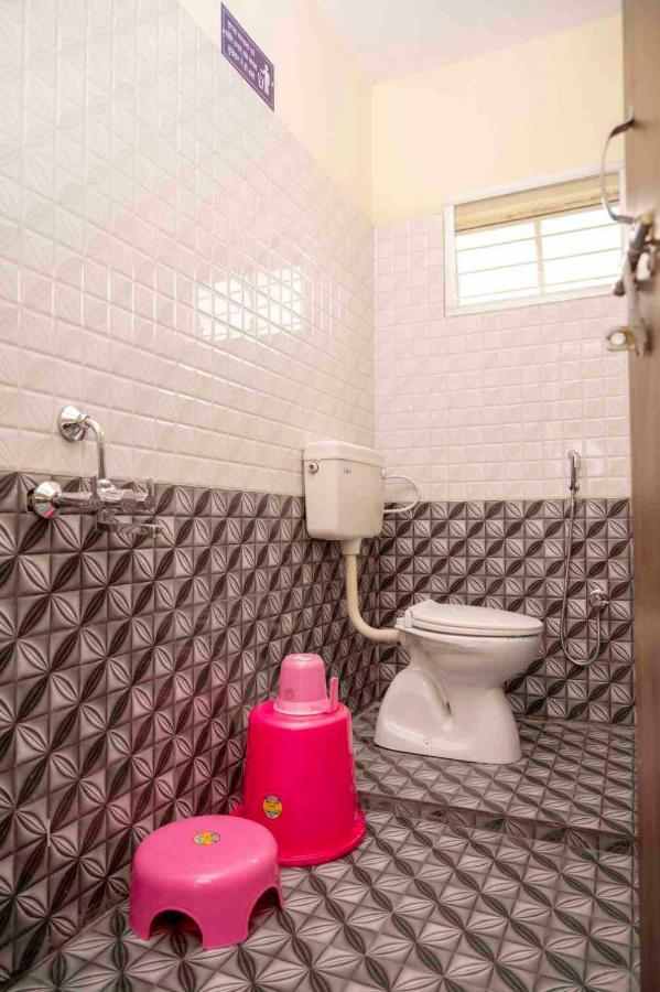 Hotel O Pop Hotel Blue Star ビラーイー エクステリア 写真
