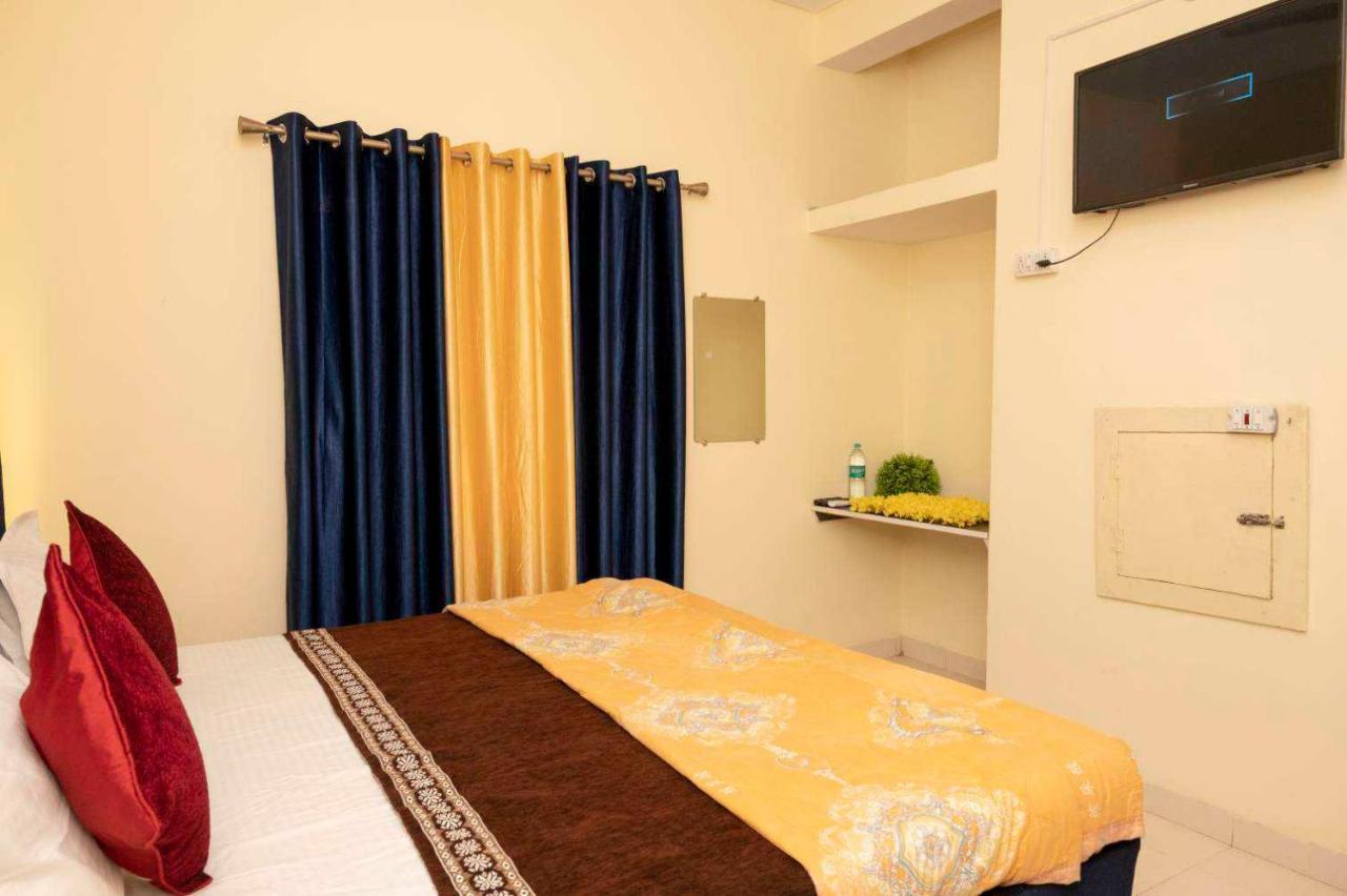 Hotel O Pop Hotel Blue Star ビラーイー エクステリア 写真