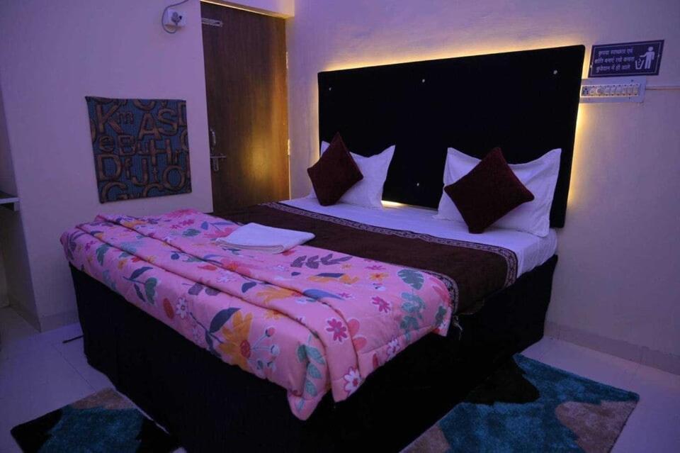 Hotel O Pop Hotel Blue Star ビラーイー エクステリア 写真