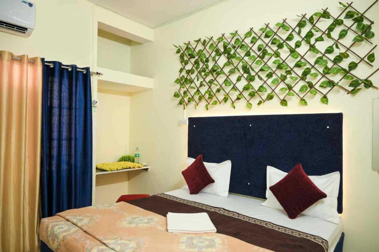 Hotel O Pop Hotel Blue Star ビラーイー エクステリア 写真